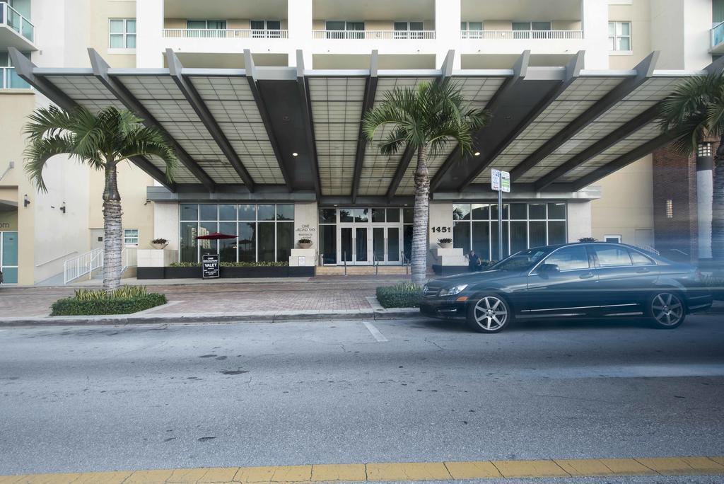 Dharma Home Suites Brickell Miami At One Broadway Екстериор снимка